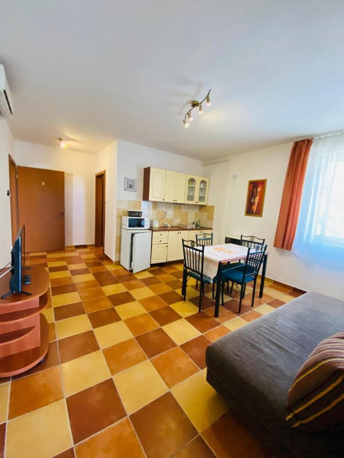 Gabi Lux Apartman Apartment Hajduszoboszlo Bagian luar foto